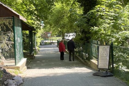 Bezohladne spravanie navstevnikov ZOO