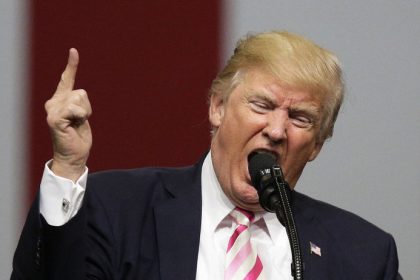 Je cas ist po ludoch vyhlasil Trump a obvinil Obamu z vlastizrady