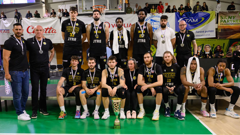 Slovan zhladol mestskeho rivala Praha Revolucia by nastala