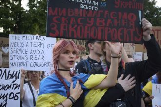 Zelenskyj cuvol lebo potrebuje od Zapadu peniaze