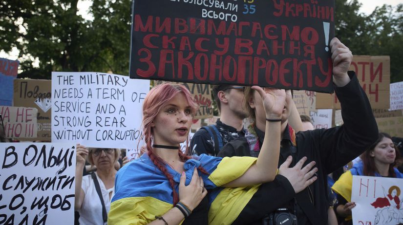 Zelenskyj cuvol lebo potrebuje od Zapadu peniaze