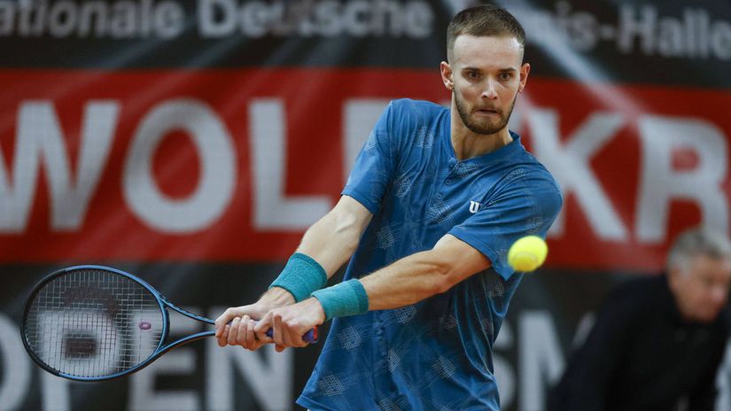 Bizarny dovod diskvalifikacie tenistu po vitaznom sete