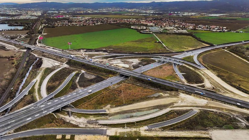 Dobra sprava Krizovatku Bernolakovo na D1 otvoria skor