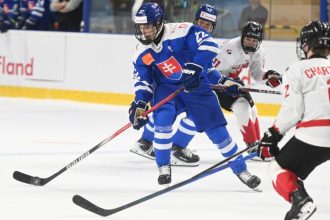 Hokejova osemnastka dostala debakel od Kanady