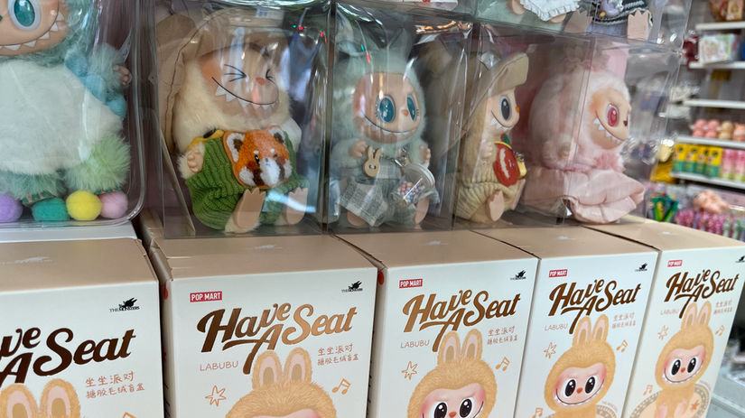 Labubu mania aj medzi pasermi Na hraniciach zadrzali 17 tisic monstier