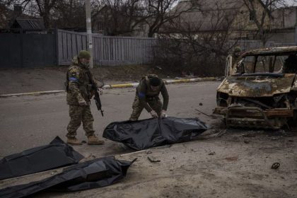 Mrazive zabery Nezverejnene video z Buce odhaluje popravu a rabovanie
