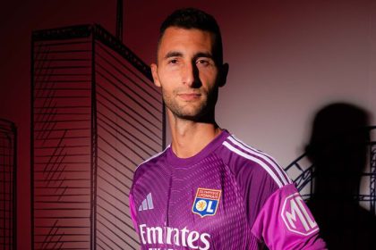 Musel som odist odkazal Greif na Mallorcu Lyon oznamil prichod slovenskeho brankara tiktokovym trendom