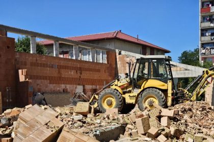 Na Luniku IX likviduju nedokoncenu skolku