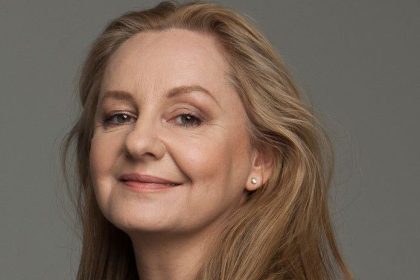 Obhaji sa Sasko Opozicia ziada jeho hlavu