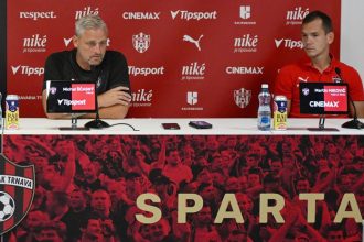 Palestinska hrozba a velka rotacia hracov Trener Trnavy Rumuni hraju niekedy az zivelne