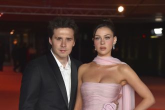 Potvrdene Na druhej svadbe Brooklyna Beckhama nebola ziadna rodina