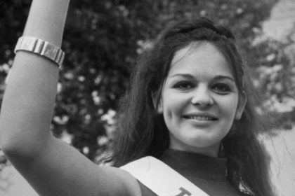 Stale ziari eleganciou Alzbeta Strkulova oslavuje 80 rokov