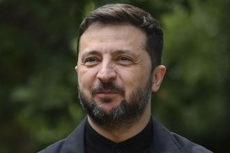 Szijjarto vyzval Zelenskeho aby prestal s hrozbami Prezident reagoval s pobavenim