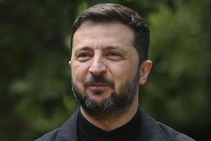 Szijjarto vyzval Zelenskeho aby prestal s hrozbami Prezident reagoval s pobavenim