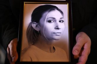 Umucena a zohavena v ruskom zajati Ukrajina sa rozlucila s mladou novinarkou Viktoriou Roscynovou