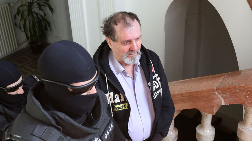 Vysluchom ochrankarov pokracuje proces so strelcom Jurajom Cintulom