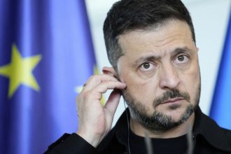 Zelenskyj mieri do Washingtonu Ukrajina potrebuje trvaly mier nie prestavku medzi invaziami Trump hovori o clanku 5 NATO