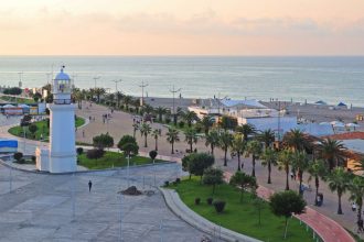 Batumi perla Cierneho mora s necakanou kombinaciou historie a futurizmu