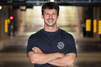 Bez manzelky by som serial Neuer nezvladol priznal herec Bedi Prezradil aj co ma spolocne s vysetrovatelom