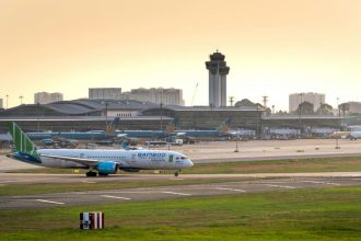 Dispecer zaspal lietadlo kruzilo nad morom