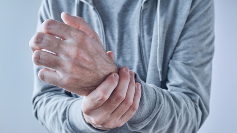 Dlhe sedenie skodi zdraviu Riesenie bolesti chrbta zdarma