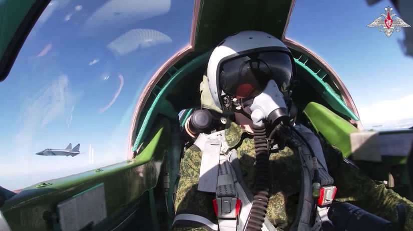 FOTO Bombardery vrtulniky drony a dozor z USA Rusko bieloruske manevre Zapad 2025 na zaberoch