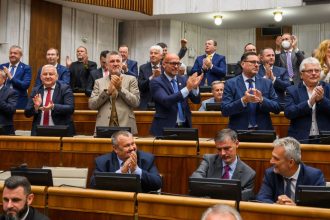 Ficova zmena ustavy znepokojila Europsku komisiu