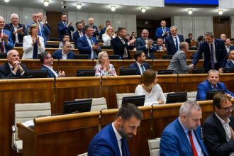 Hlasovanie o novele ustavy bude mat dohru