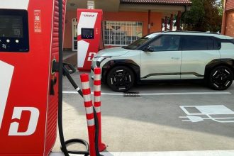 Kia EV3 nabije sa rychlo ako tvrdi vyrobca