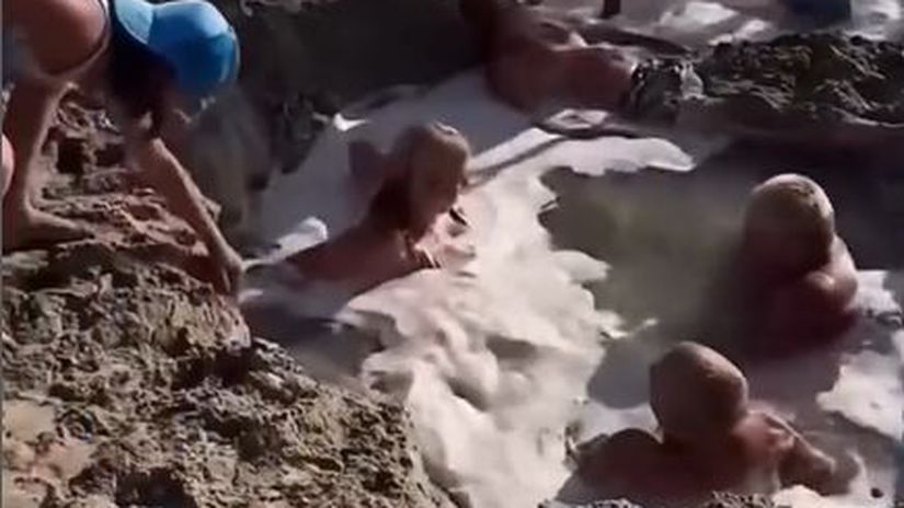 Minuty hrozy Deti uviazli na plazi v pasci