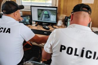 Nahnevani policajti chystaju protest ziadaju spravodlive platy