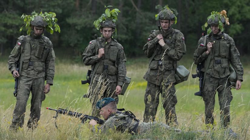 Polsko posiela vojakov na Ukrajinu aby sa ucili lovit ruske drony