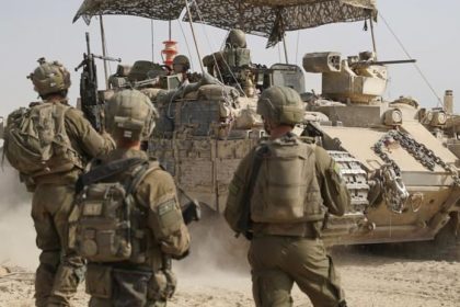 Pozemna ofenziva v Gaze kolony bombardovanie a zufalstvo