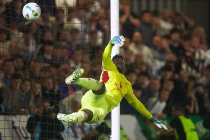 Prisiel za 50 milionov Onanovi to v Manchestri United nevyslo