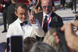 Putin tvrdi ze nevie o filme Carodejnik z Kremla