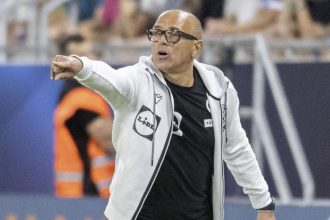 Tento vecer patri vsetkym Slovakom prinesieme im radost Co odkazal kritikom