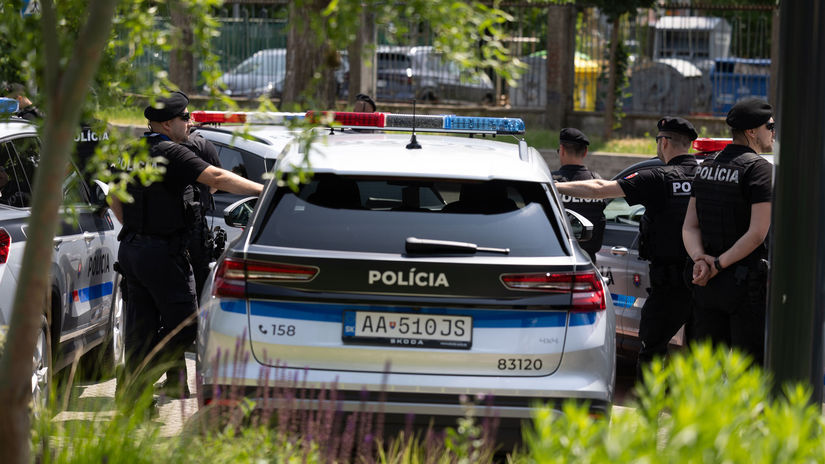 V obci pri Velkom Krtisi sa strielalo na auto