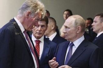 V rokovaniach medzi Ruskom a Ukrajinou je pauza vyhlasil Peskov Trumpovi dochadza trpezlivost s Putinom