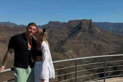 Vitazi Love Islandu mali svadbu v exotike