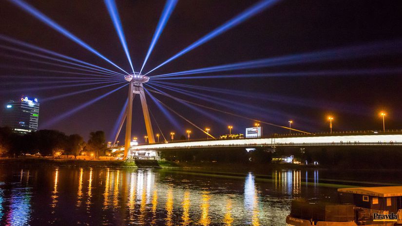 Biela noc rozziarila Bratislavu Festival svetla a umenia