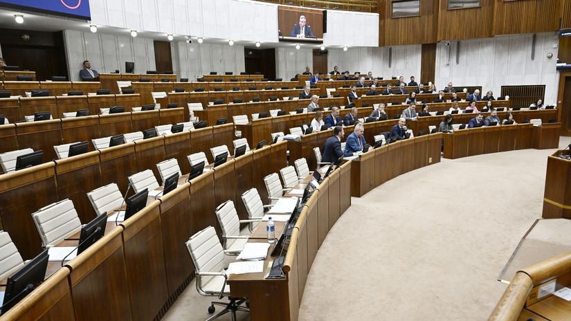 Danko Opozicni poslanci nechodia do prace a cakaju na doplnenie poctov