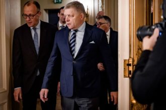 Fico po rokovani s Merzom Ocakavame reviziu zakazu predaja aut so spalovacim motorom