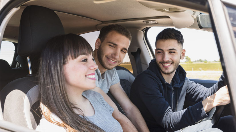 Kazdu piatu nehodu sposobi mlady vodic Apka KOOPilot uci zodpovedne jazdit