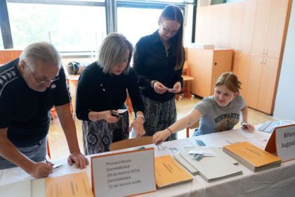 Koho volili ceski exprezidenti Zeman zradil Babisa a Klaus nasiel hrozbu