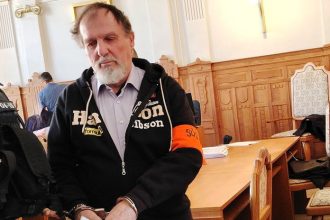 Na sude s Cintulom predlozili premierove krvave oblecenie