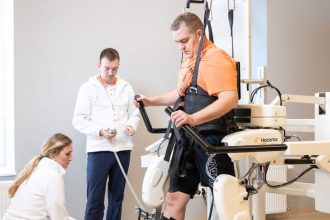 Postihne 32 Slovakov denne volajte sanitku