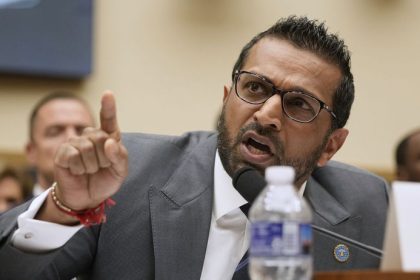 Sef FBI daroval Novemu Zelandu nelegalne zbrane