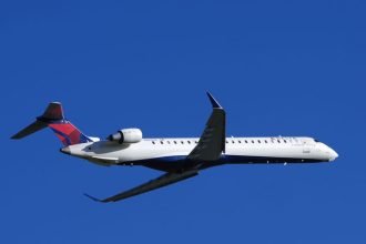 Skoro 200 ludi na palubach zrazili sa dve lietadla