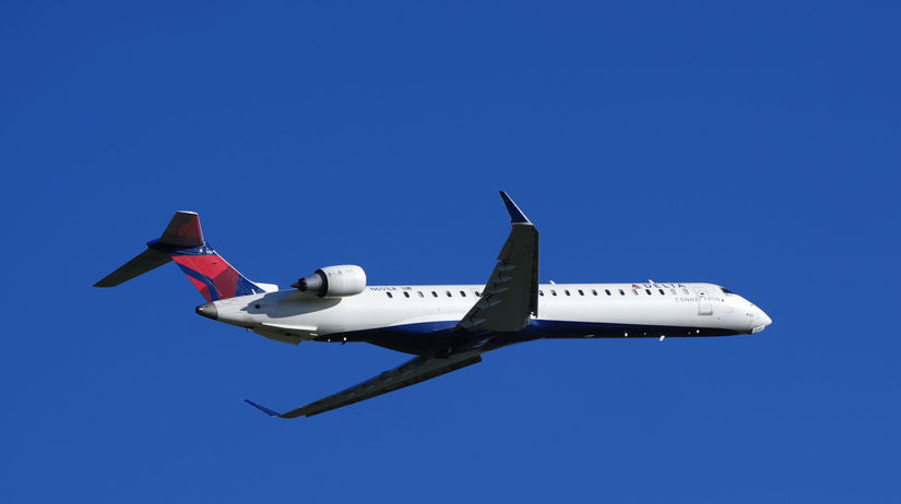 Skoro 200 ludi na palubach zrazili sa dve lietadla