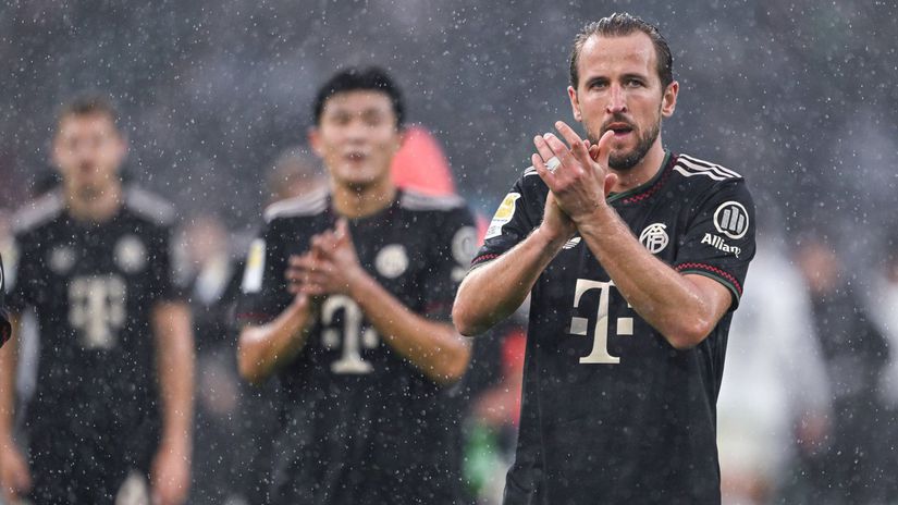 kolo osma vyhra Bayern si opat hral vlastnu ligu Lipsko darovalo domacim sestgolovy pridel Darilo sa aj Wolfsburgu